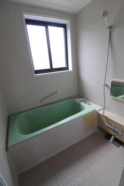 1990s wood house, 4-min walk to station, Kagawa