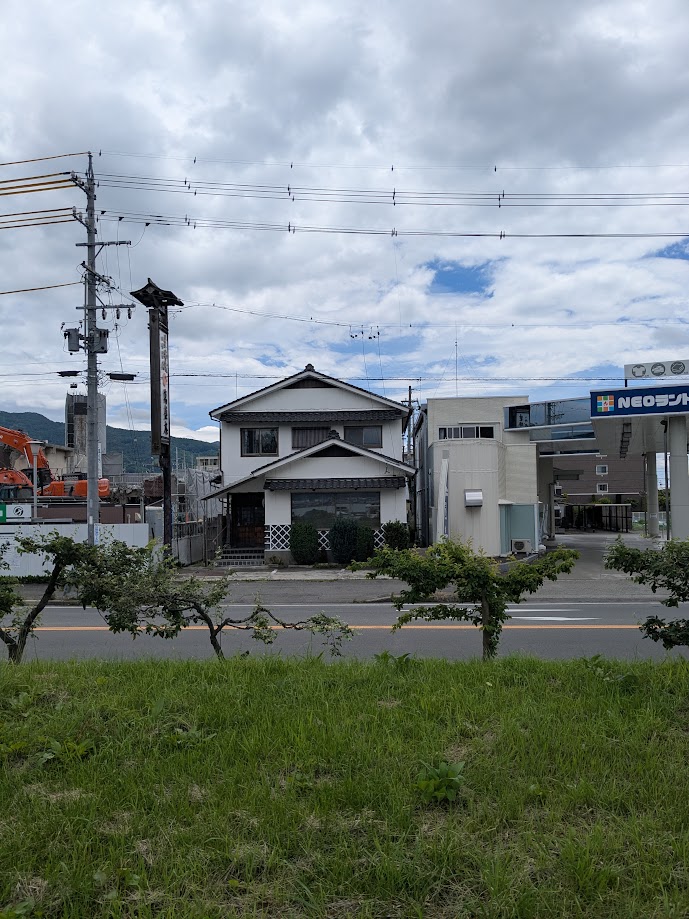 1970s steel-frame house, 17-min walk to station, Nagano