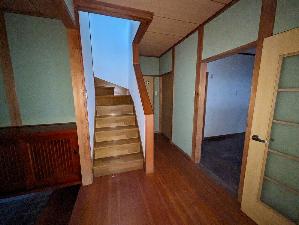 1990s wood house with outbuildings in Yamaguchi