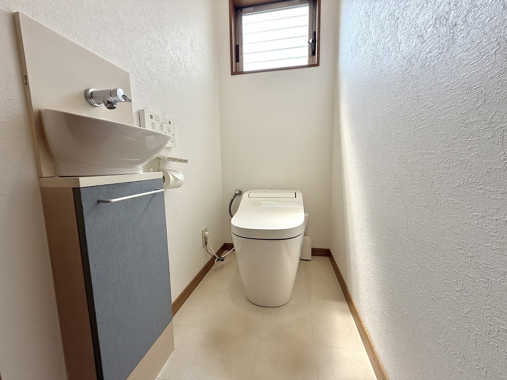 2000s wood house near the coast in Ibusuki, Kagoshima