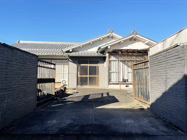 1970s wood house, 17-min walk to station, Wakayama