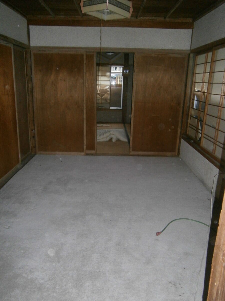 1940s wood house with storehouses in Nagano