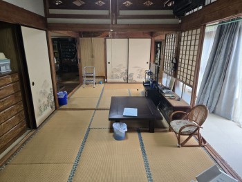 1970s wood house in Kaseda, Minamisatsuma, farmland, approval needed