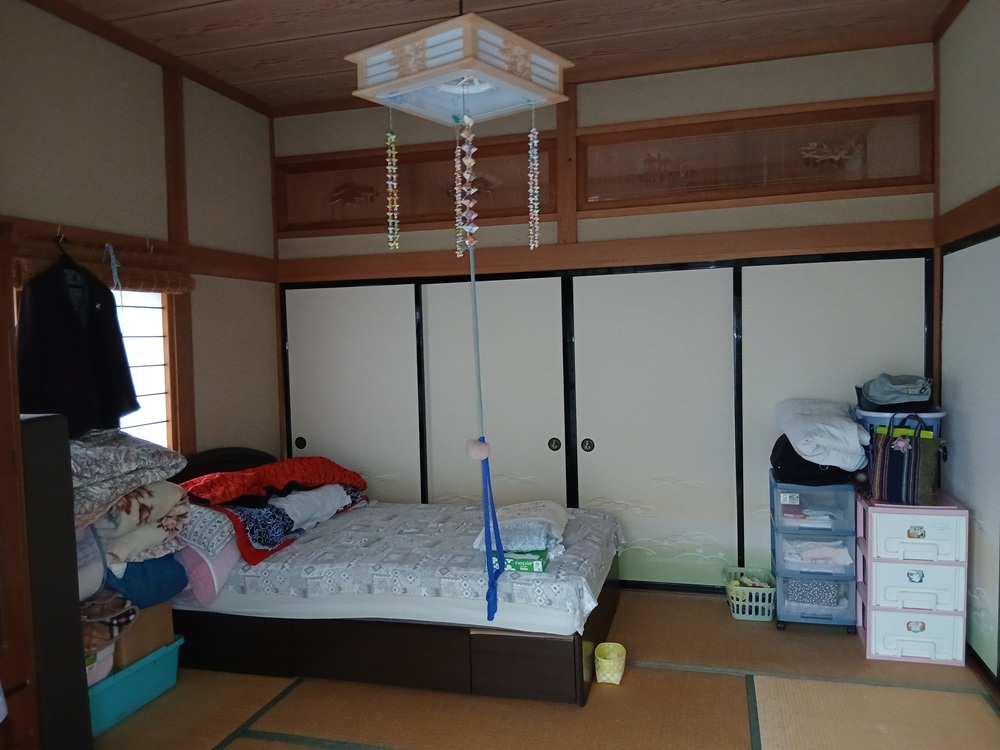 1990s wood house on a large plot in Iwate