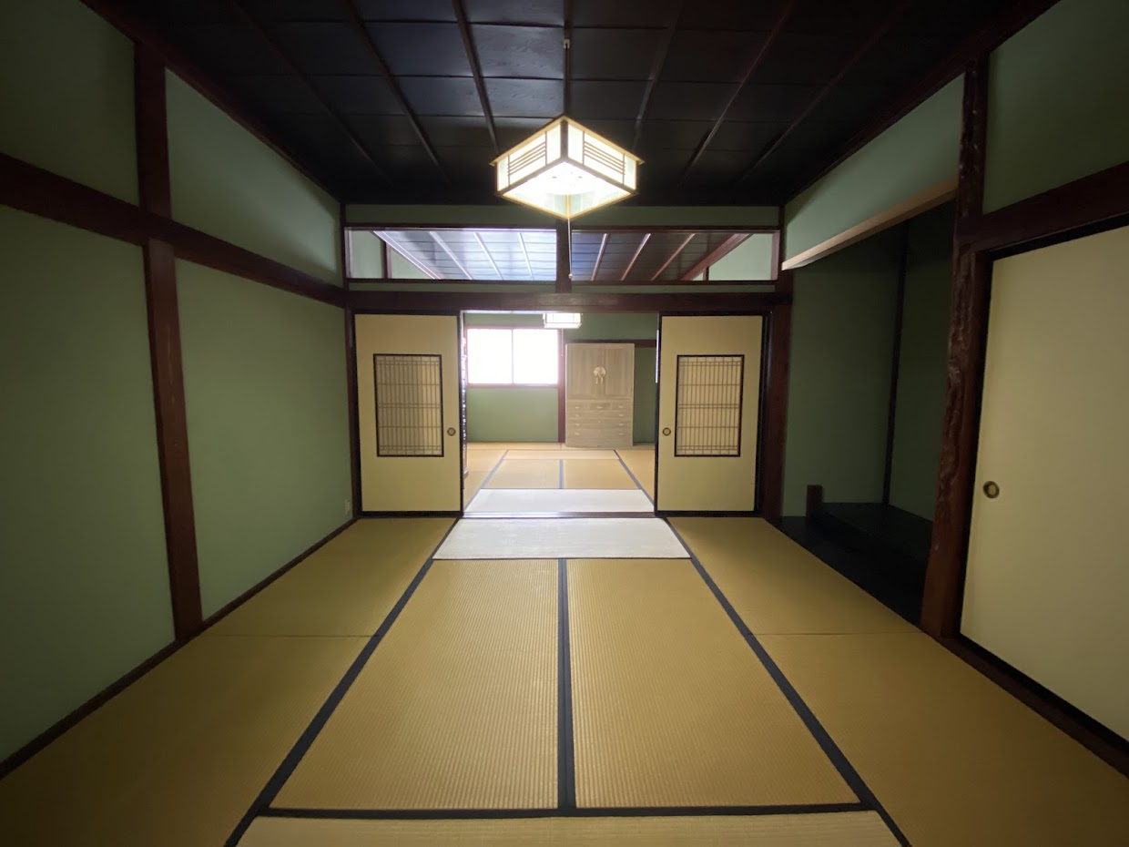 1970s wood house on a large plot in Toyama