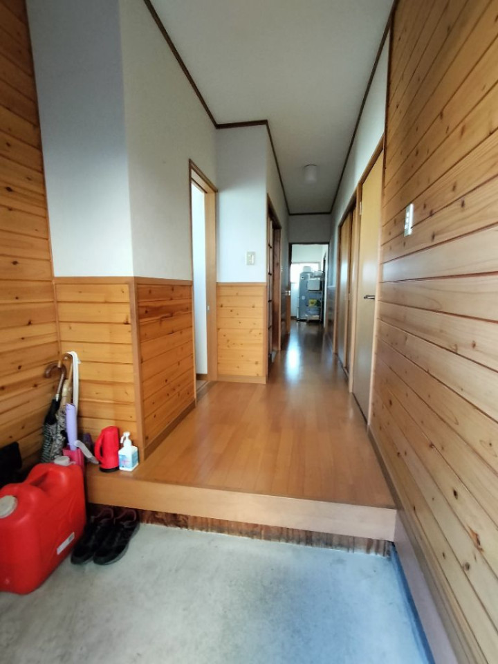 1970s wood house, 2-min walk to station, Tochigi
