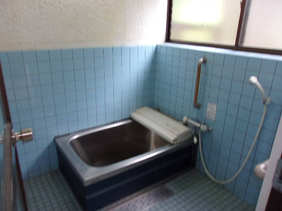 1990s wood house in Hiroshima