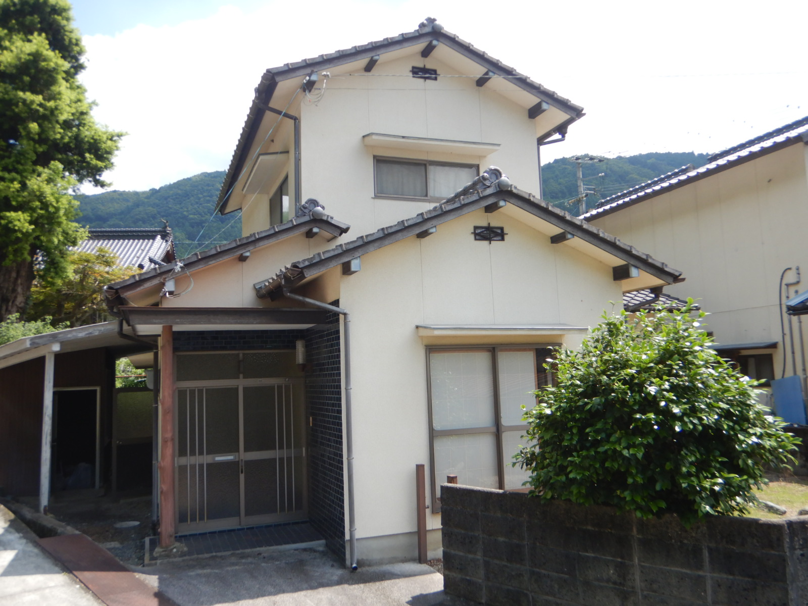 1970s wood house in Ehime