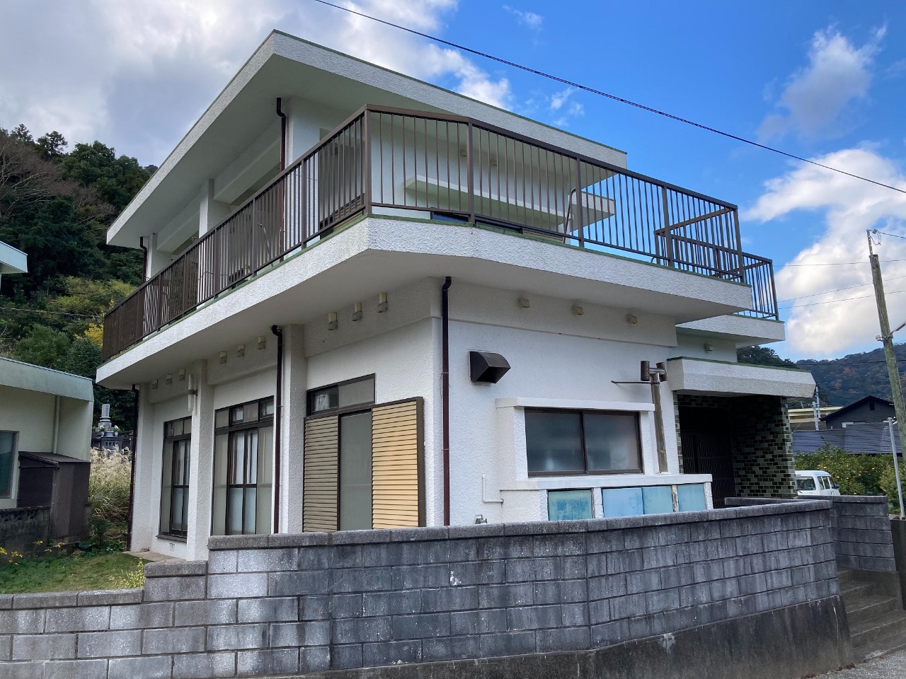 1980s concrete house, 15-min walk to station, Oita