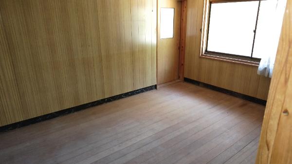 1960s wood house with storehouses in Hyogo