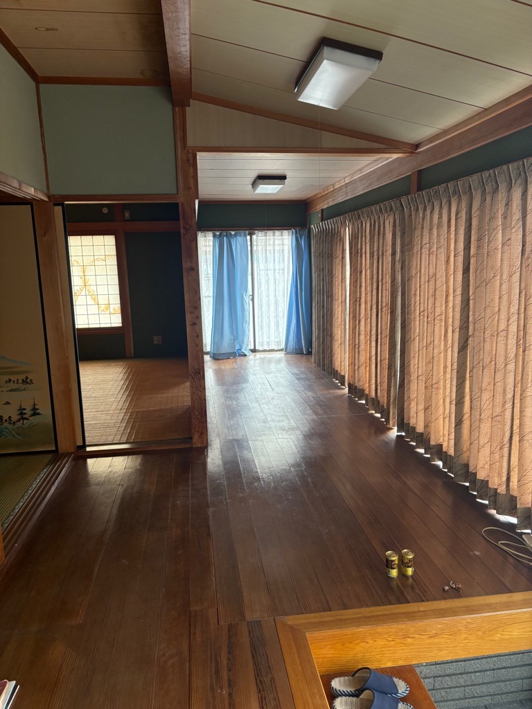 1980s wood house in Kochi