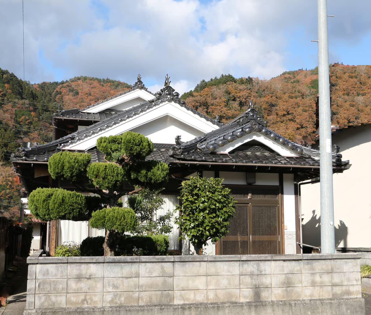 1990s wood house in Hiroshima