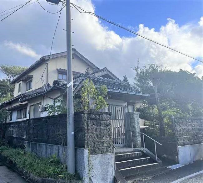 1970s wood house, 1-min walk to station, Shimane