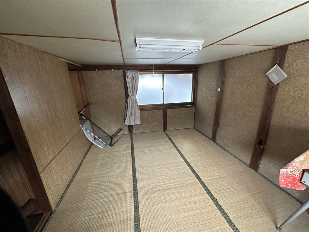 1970s wood house, 10-min walk to station, Gifu