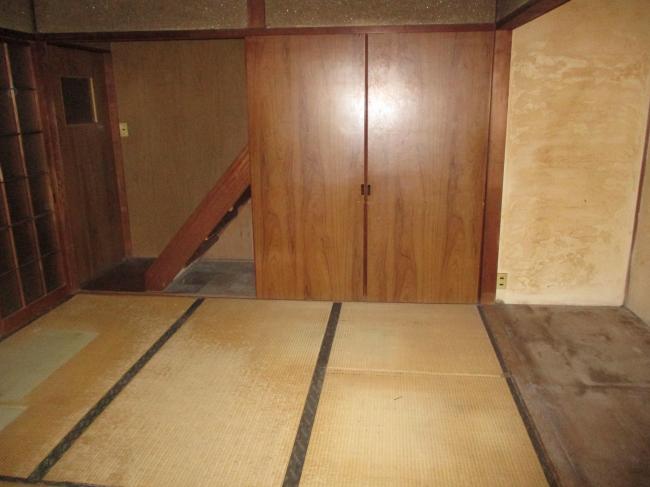 1960s wood house, 17-min walk to station, Okayama