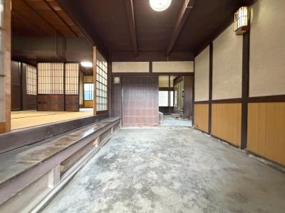1960s wood house, 14-min walk to station, Hyogo