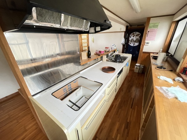 1930s wood house on a large plot in Tottori