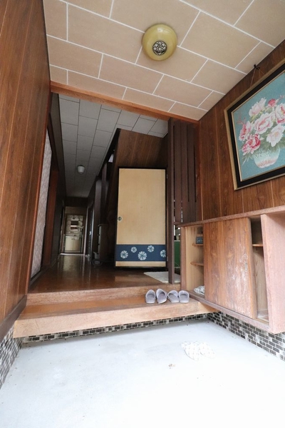 1970s wood house, 17-min walk to station, Shimane