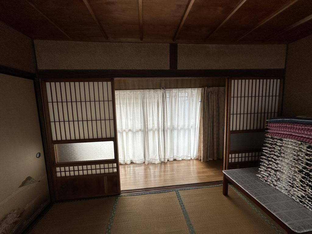 1970s wood house, 10-min walk to station, Gifu