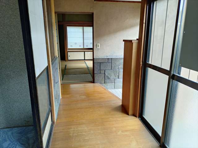 1970s wood house, 10-min walk to station, Nagano