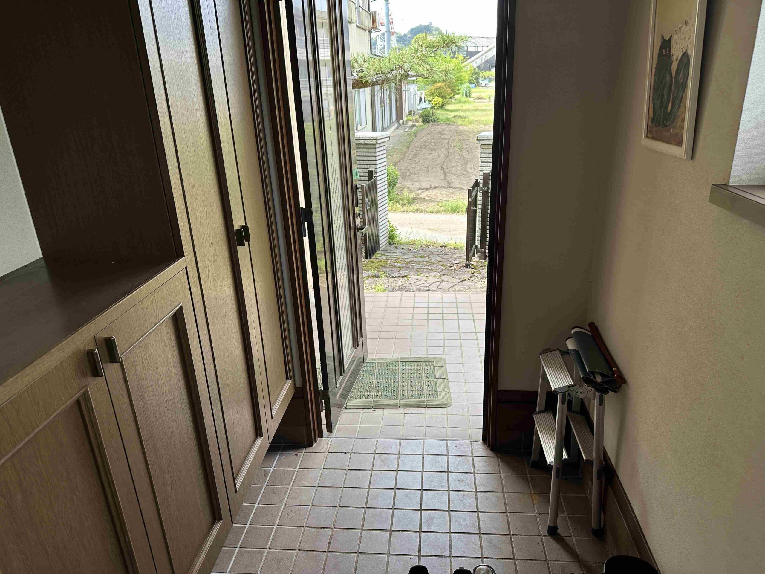 1990s wood house, 18-min walk to station, Gifu