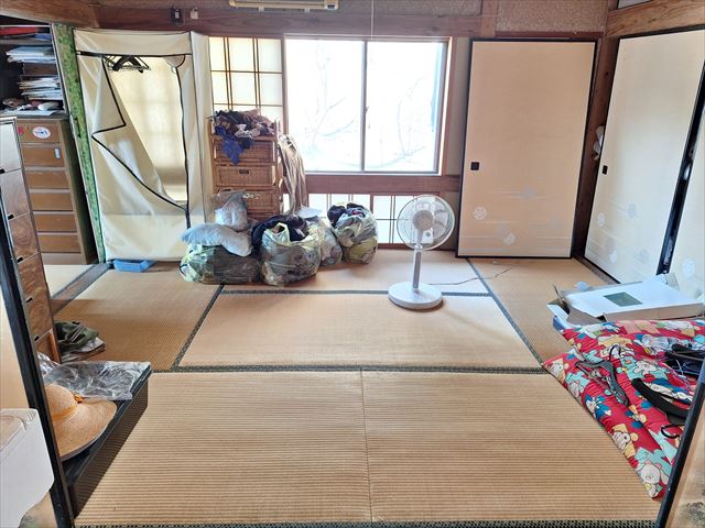 1960s wood house with outbuildings in Yamaguchi