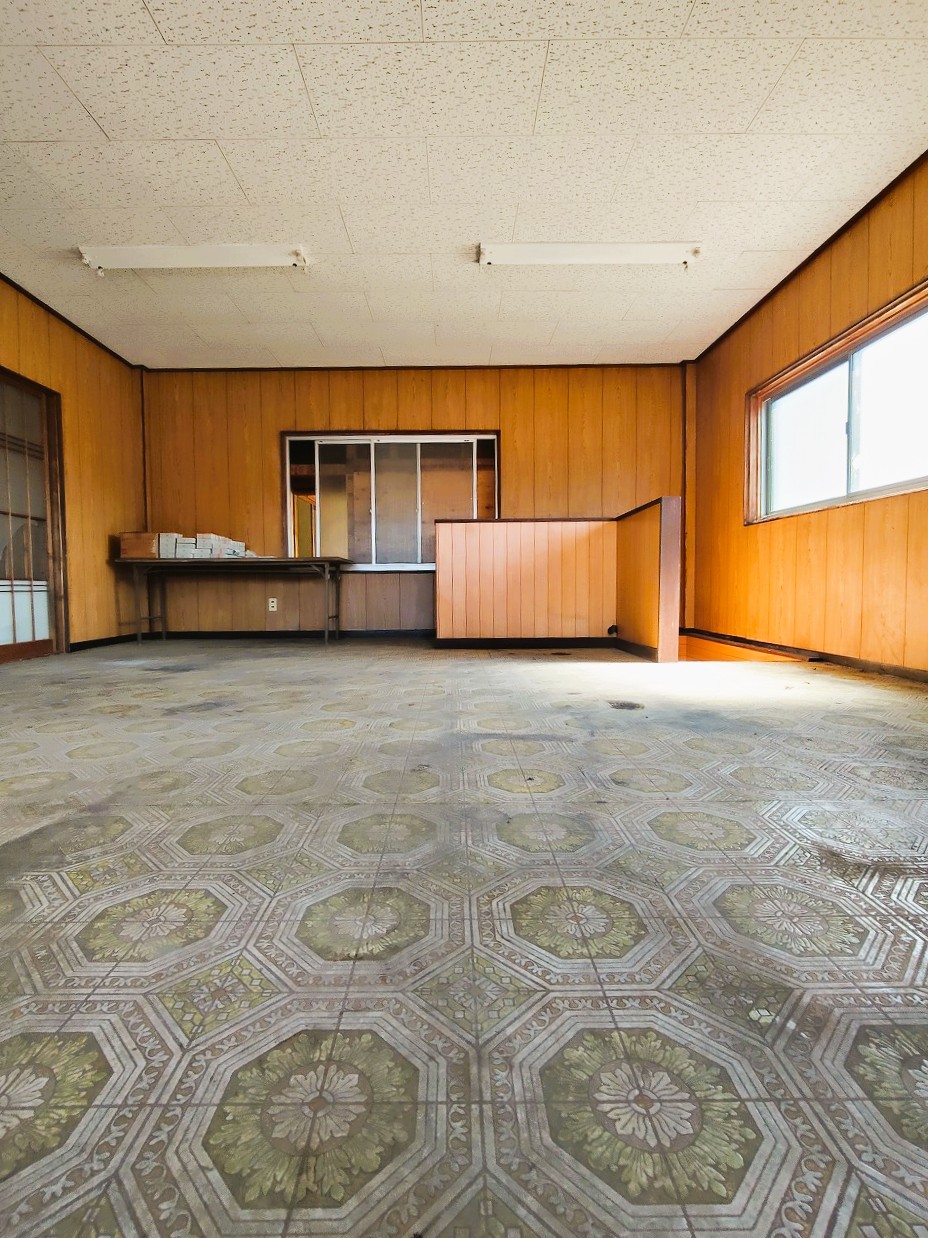 1970s steel-frame house in Ehime