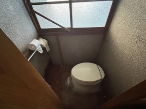 1940s wood house on a large plot in Niigata