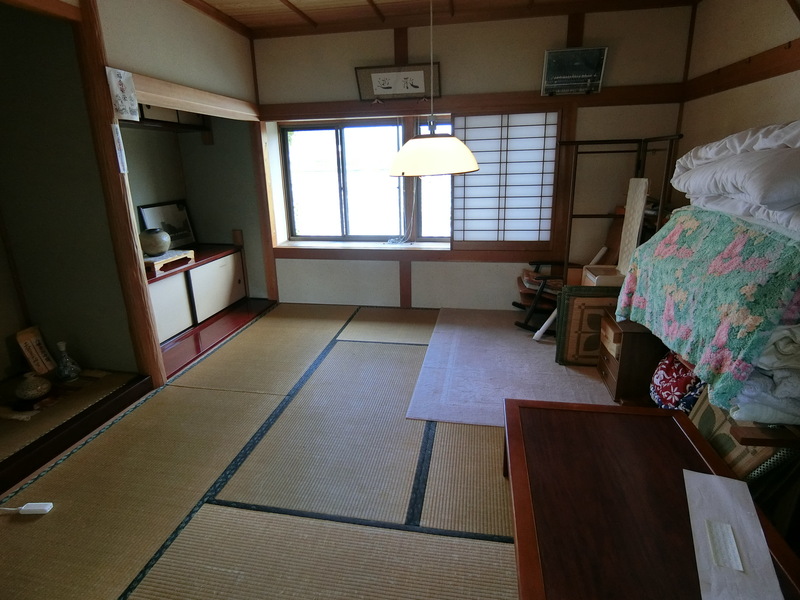 1960s wood house in Kochi