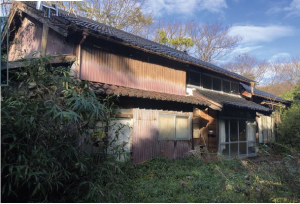 Wood house on a large plot in Niigata