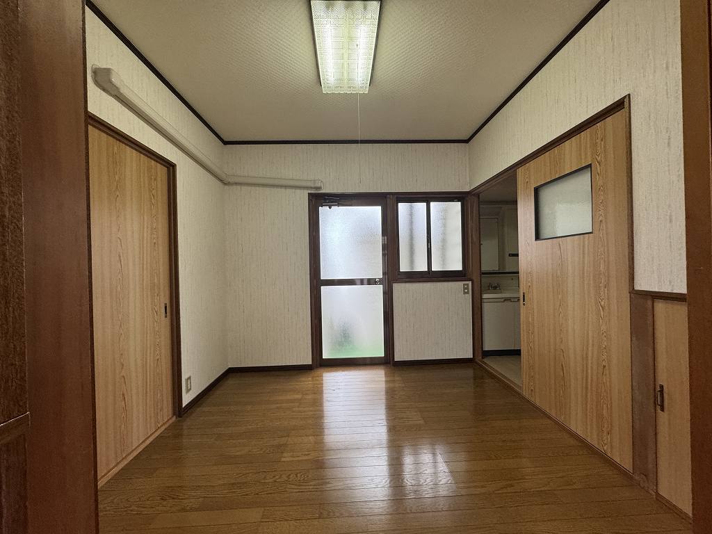 1970s wood house, 11-min walk to station, Nagano