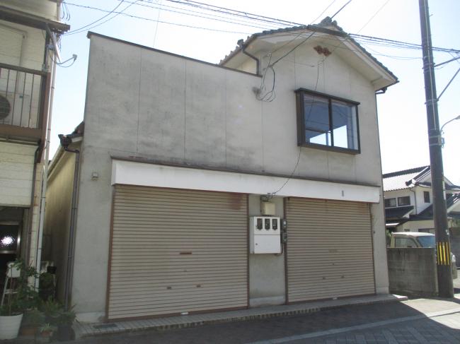 1990s wood house, 3-min walk to station, Okayama