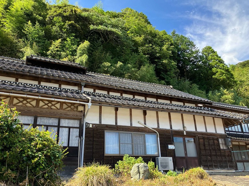 1890s wood house on a large plot in Tottori