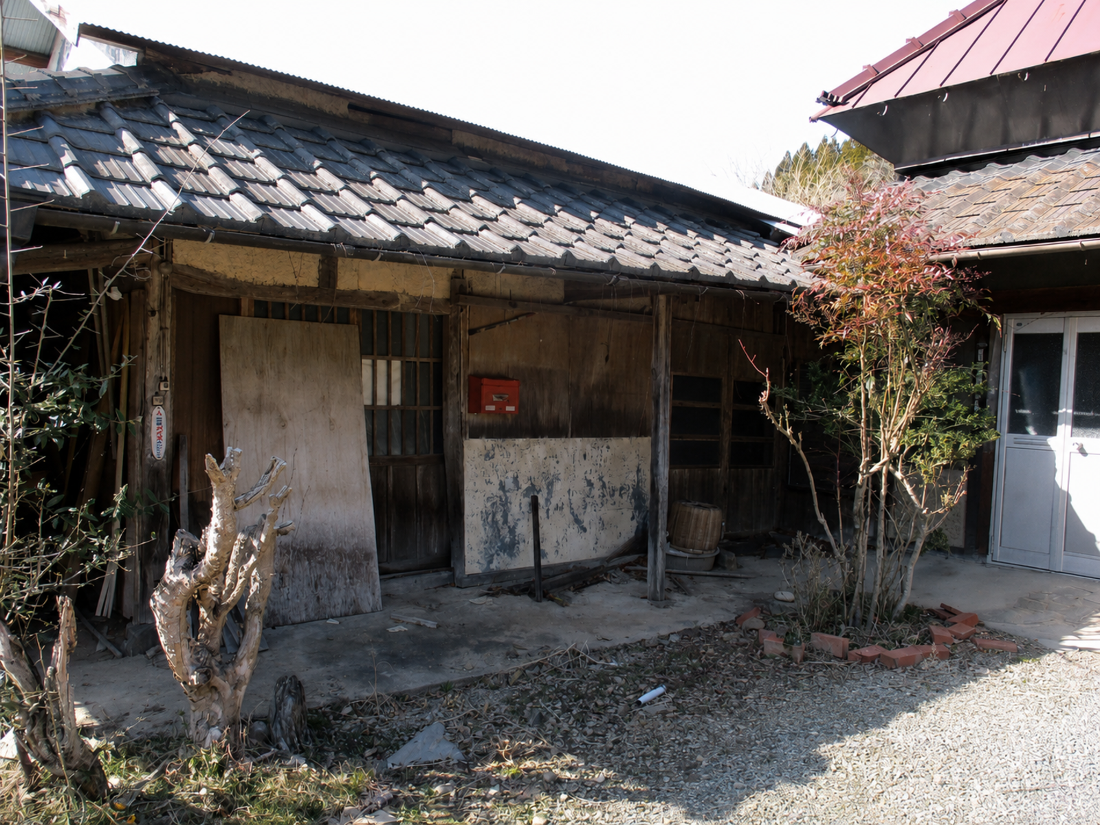 1960s wood house on a large plot in Hyogo