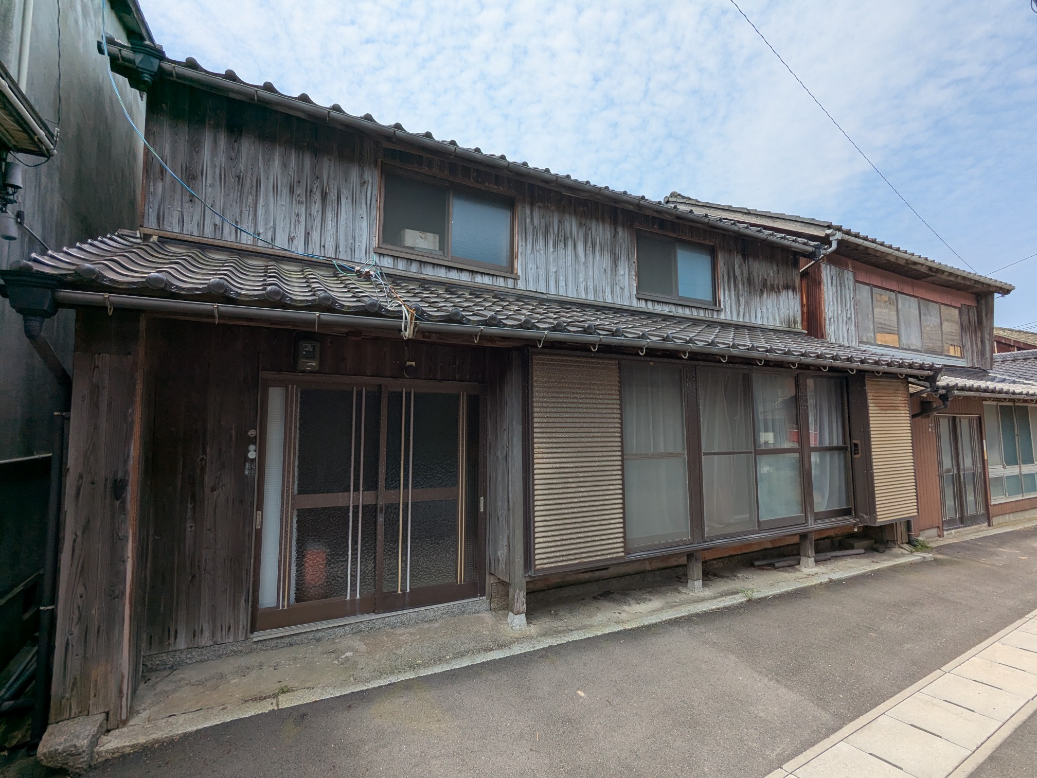 1910s wood house on a large plot in Yamaguchi