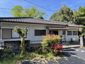 1980s wood house, 3-min walk to station, Kawanishi, Yusui