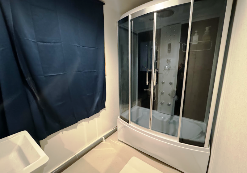 Detached house with custom loft and furnished items, ready for minshuku application