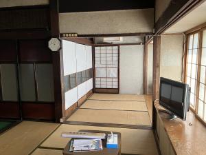 1920s wood house on a large plot in Fukui