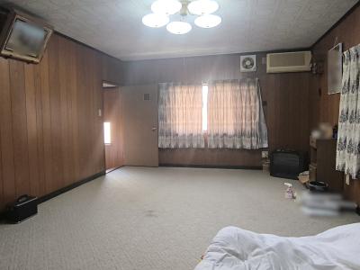 Wood house on a large plot in Hyogo