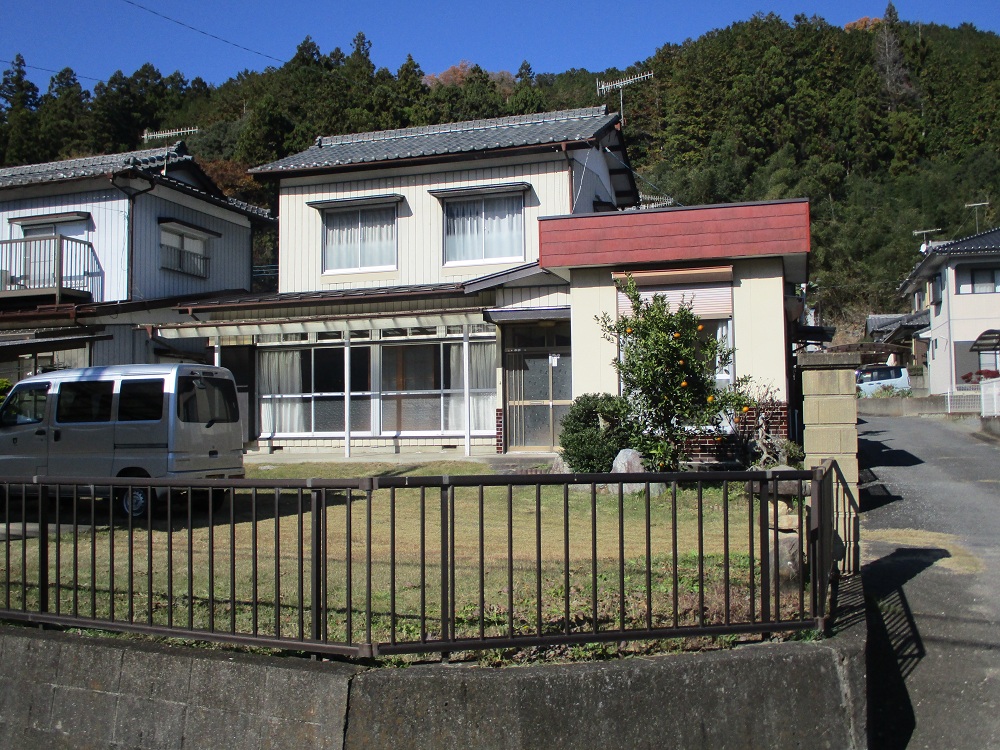 1970s wood house, 7-min walk to station, Gunma