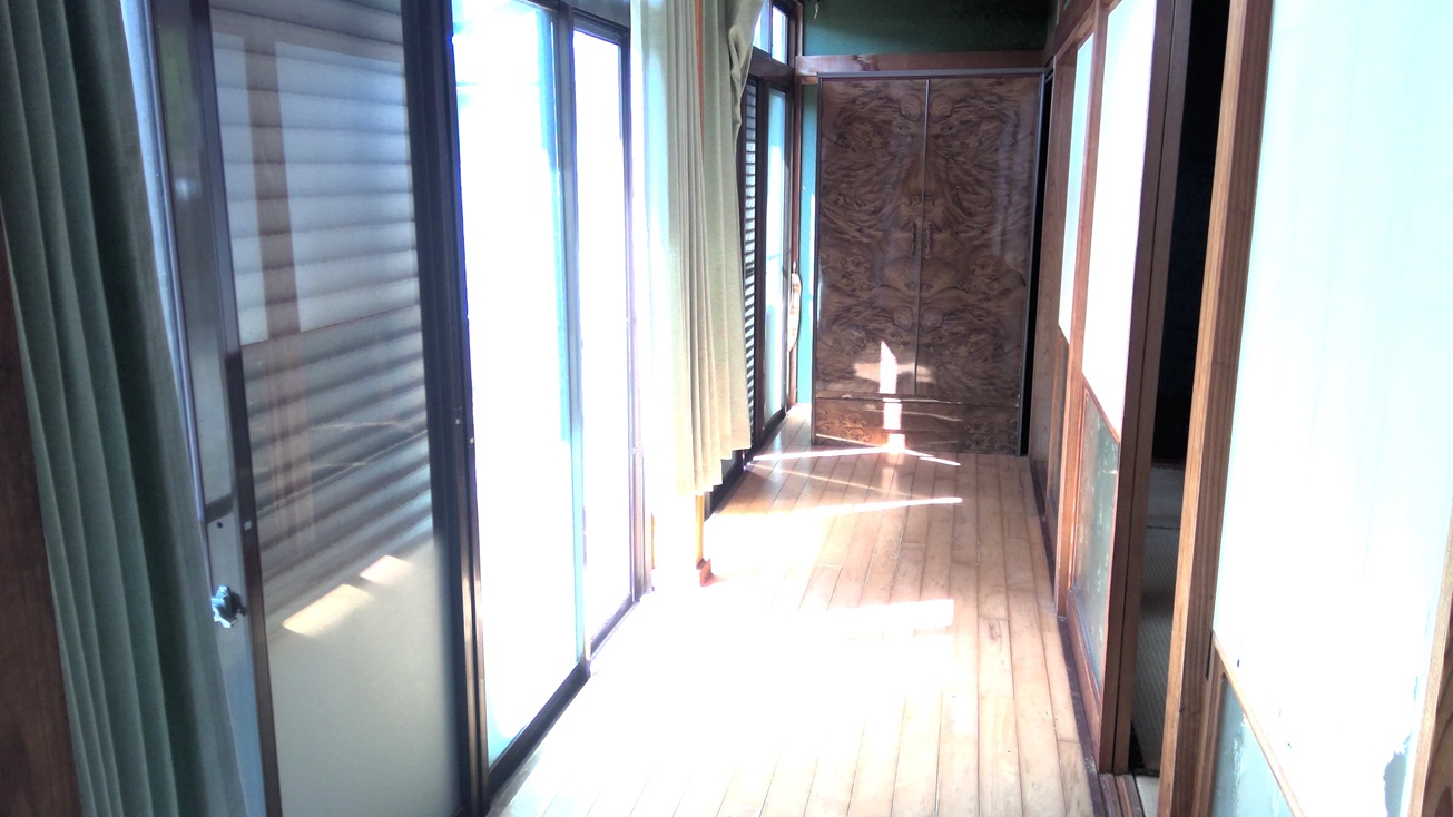 1960s wood house on a large plot in Koyama, Kimotsuki