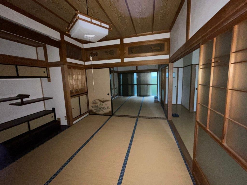 1980s wood house in Kochi