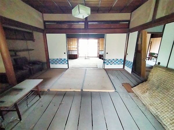 Attractive large land! Recommended for those who want to revive a traditional old house