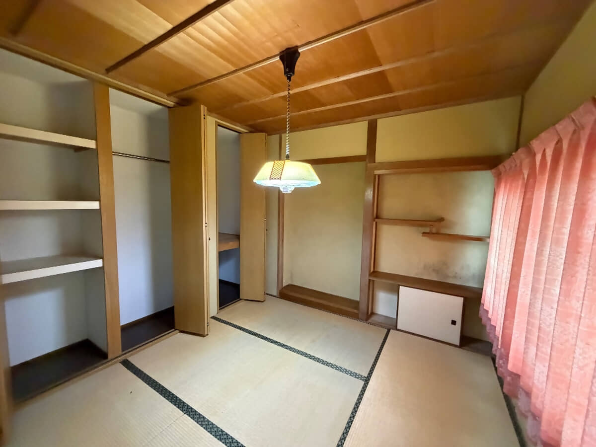 1960s concrete house, 17-min walk to station, Hiroshima