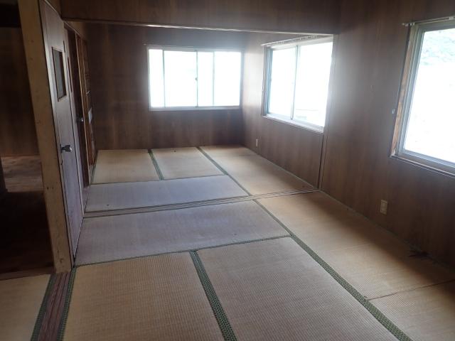 1970s wood house in Oita
