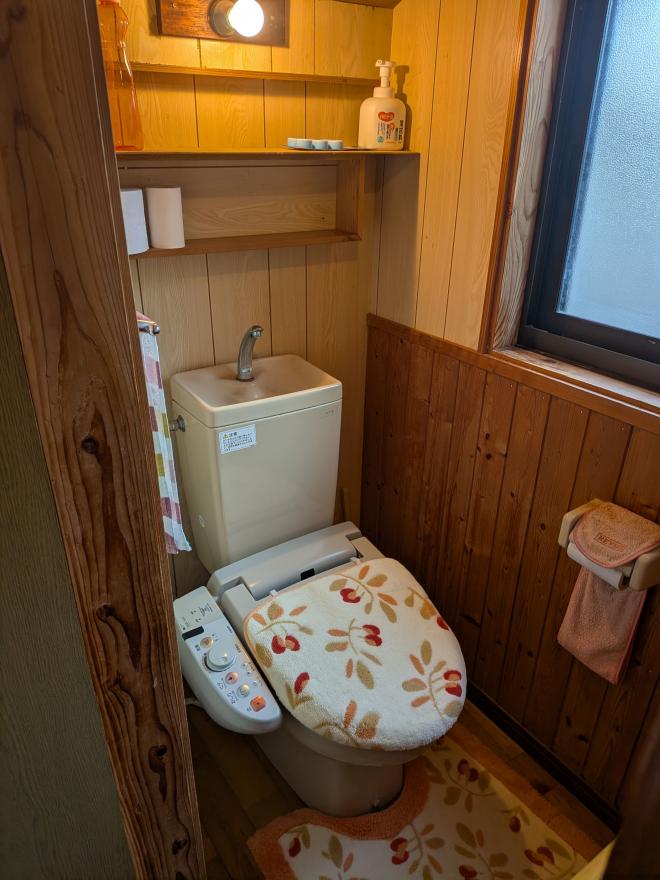 1960s wood house on a large plot in Hioki, Kagoshima