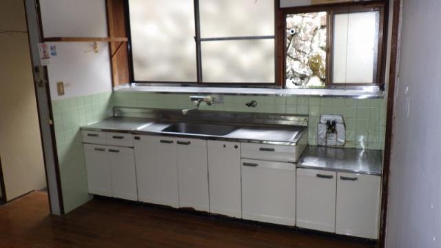 1960s wood house, 17-min walk to station, Nagasaki