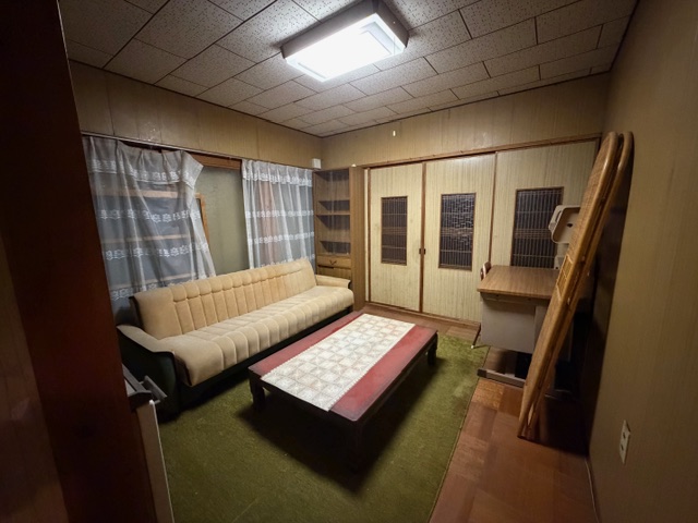 House with storehouse in Sekizen Okamura