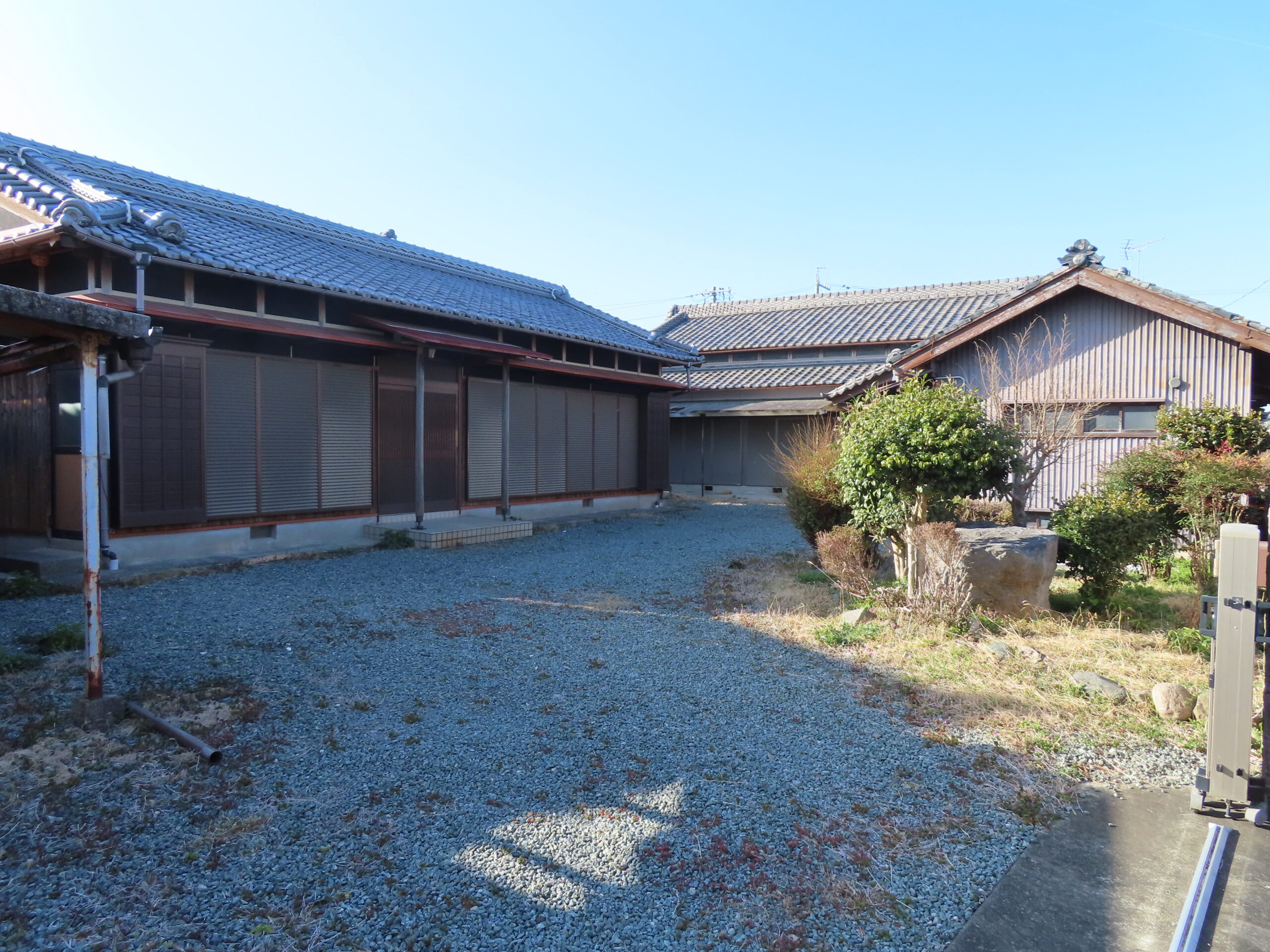 1970s house with outbuildings in Mie