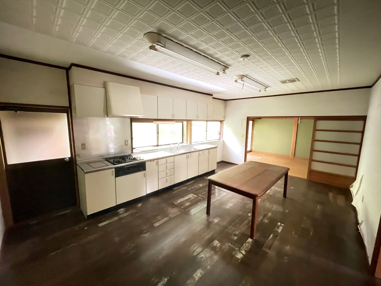 1990s wood house with outbuildings in Tottori